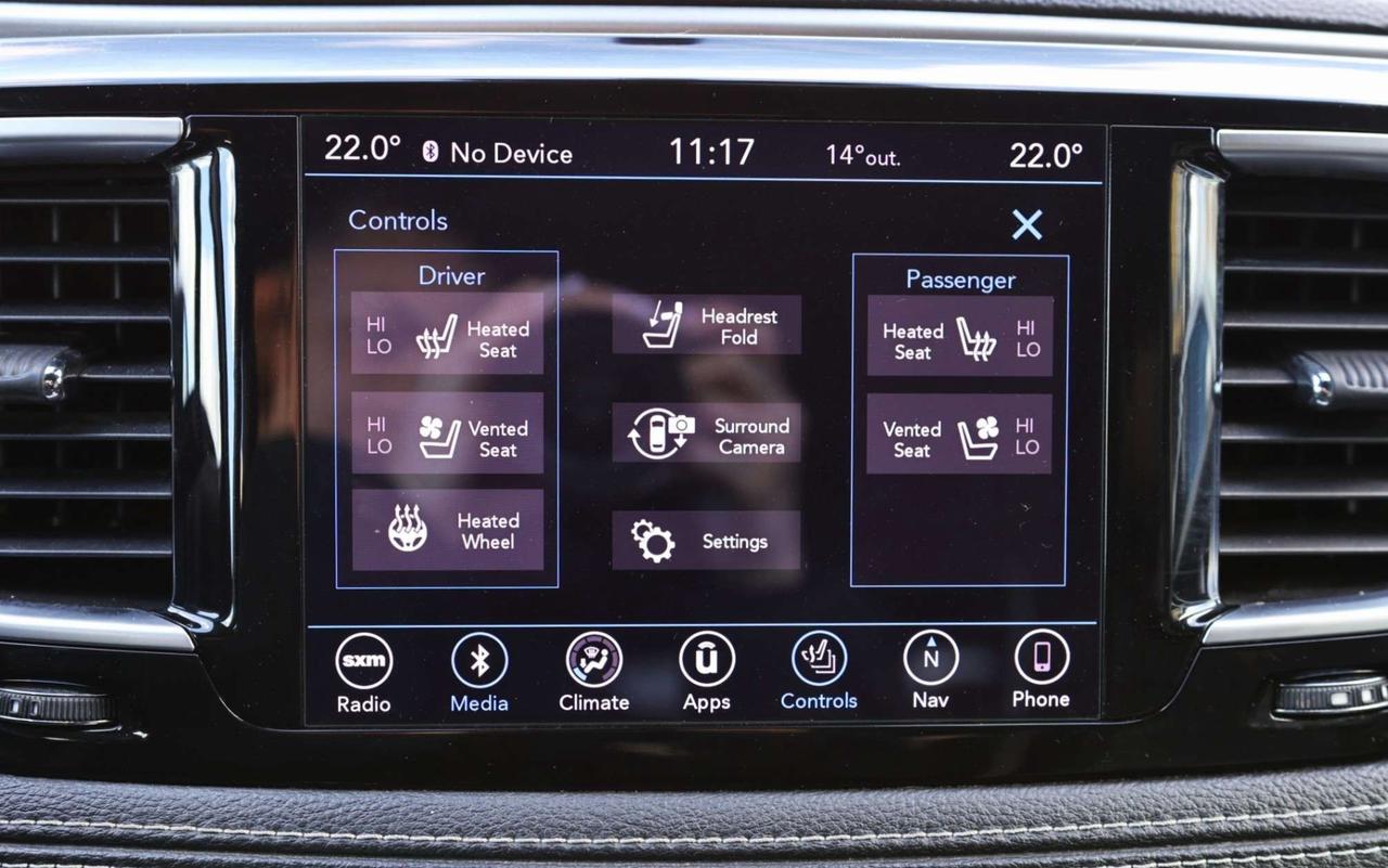 2018 Chrysler Pacifica LIMITED-7PASS-DVD-R STARTER/NAV/360CAM/ADAPT CRUISE/BLIS/FCW/LDW/LEATHER/H & V SEATS/KEYLESS/CARPLAY/PANOROOF Photo