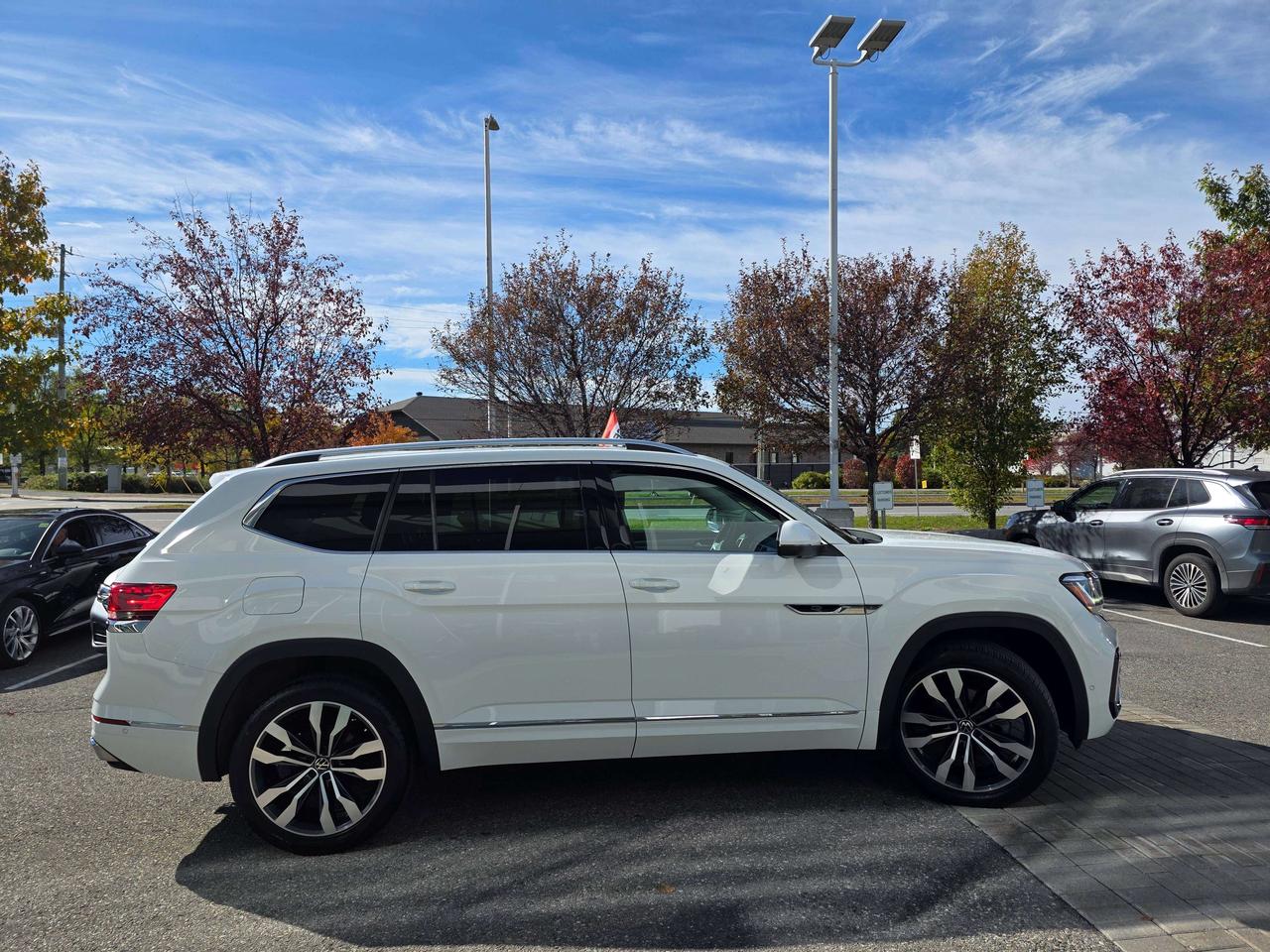 2023 Volkswagen Atlas EXECLINE Photo