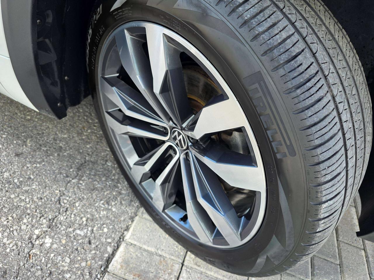 2023 Volkswagen Atlas EXECLINE Photo