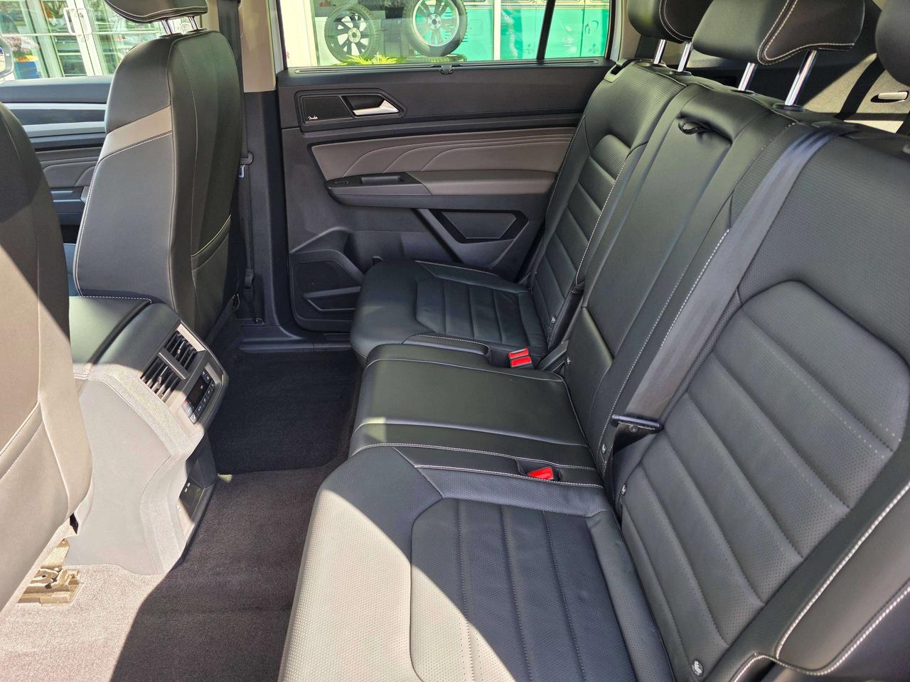 2023 Volkswagen Atlas EXECLINE Photo