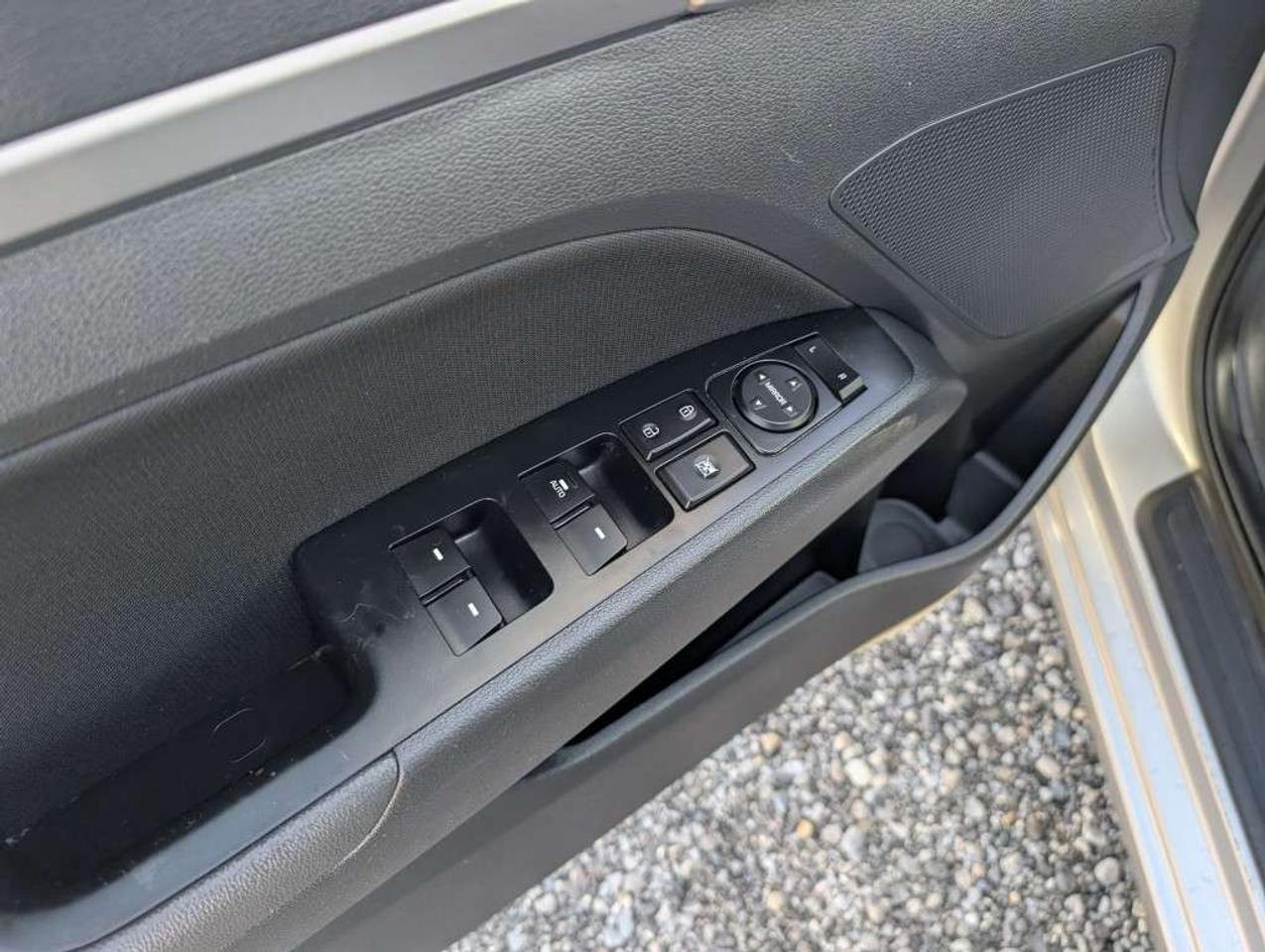 2018 Hyundai Elantra GL   CAMERA BLIND SPOT APPLE CARPLAY&ANDROID AUTO Photo