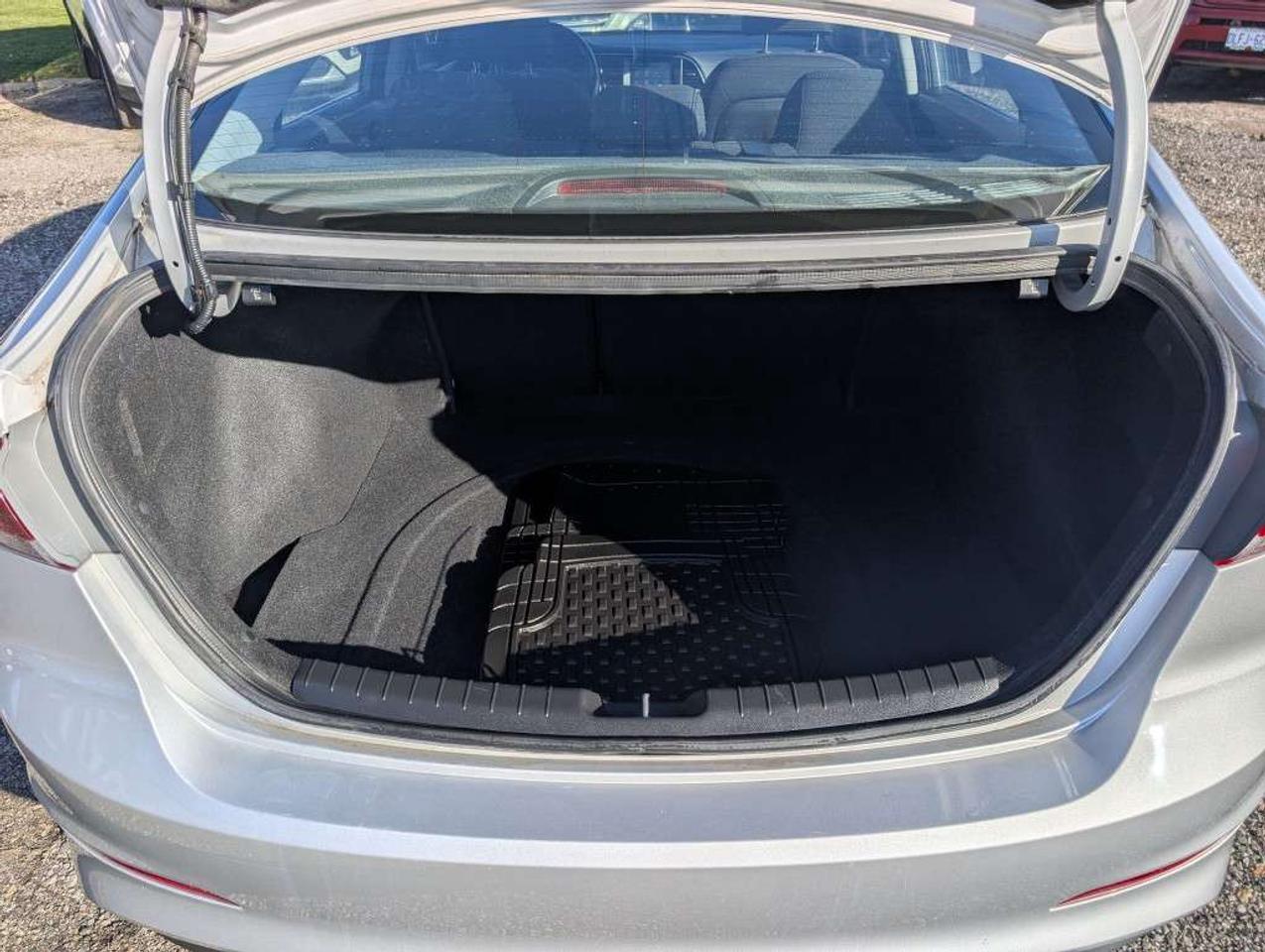 2018 Hyundai Elantra GL   CAMERA BLIND SPOT APPLE CARPLAY&ANDROID AUTO Photo