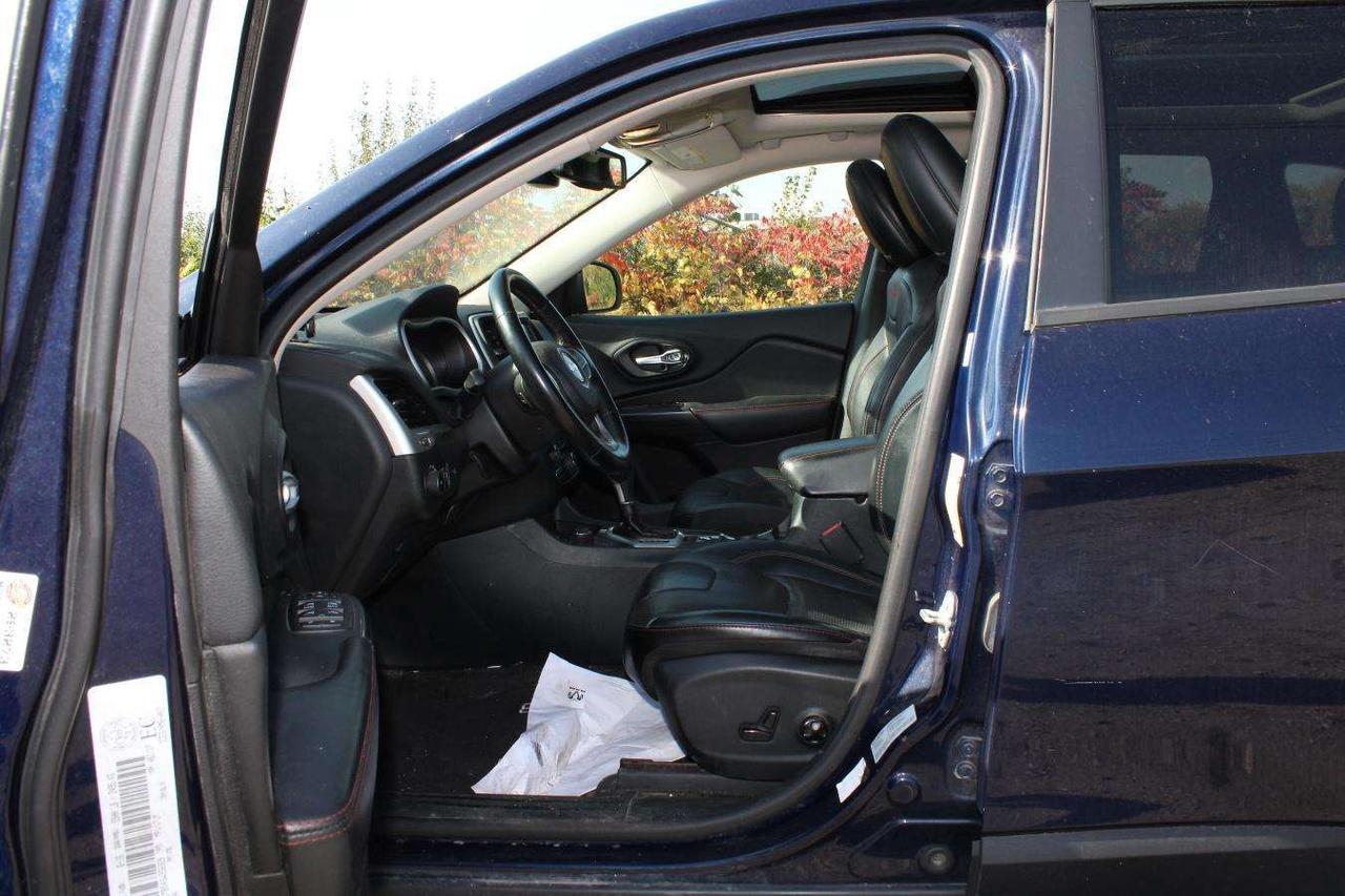 2016 Jeep Cherokee Trailhawk 4x4  Gps SiriusXM Moonroof ReverseCamera Photo