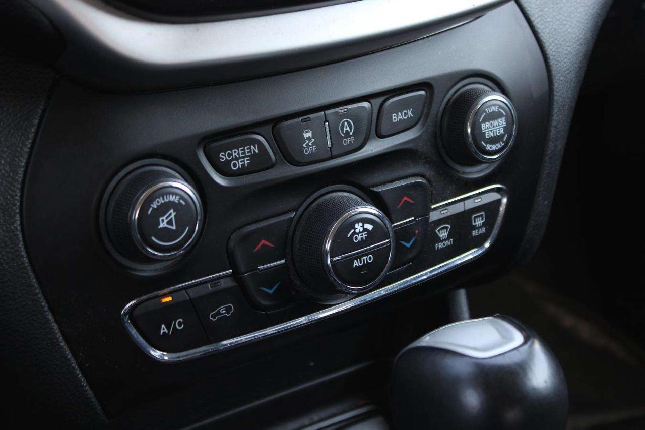 2016 Jeep Cherokee Trailhawk 4x4  Gps SiriusXM Moonroof ReverseCamera Photo