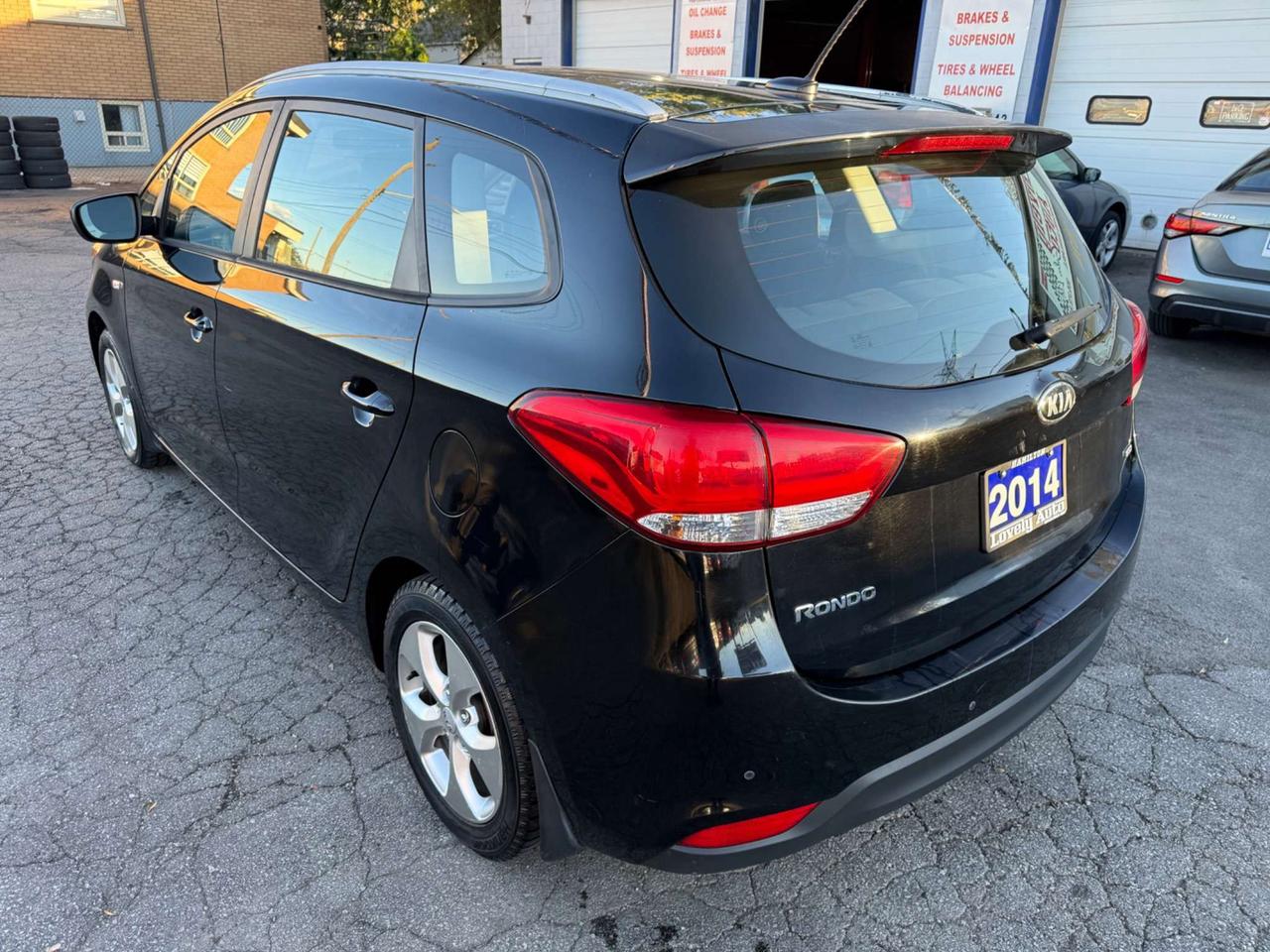 2014 Kia Rondo LX *CERTIFIED* Photo2