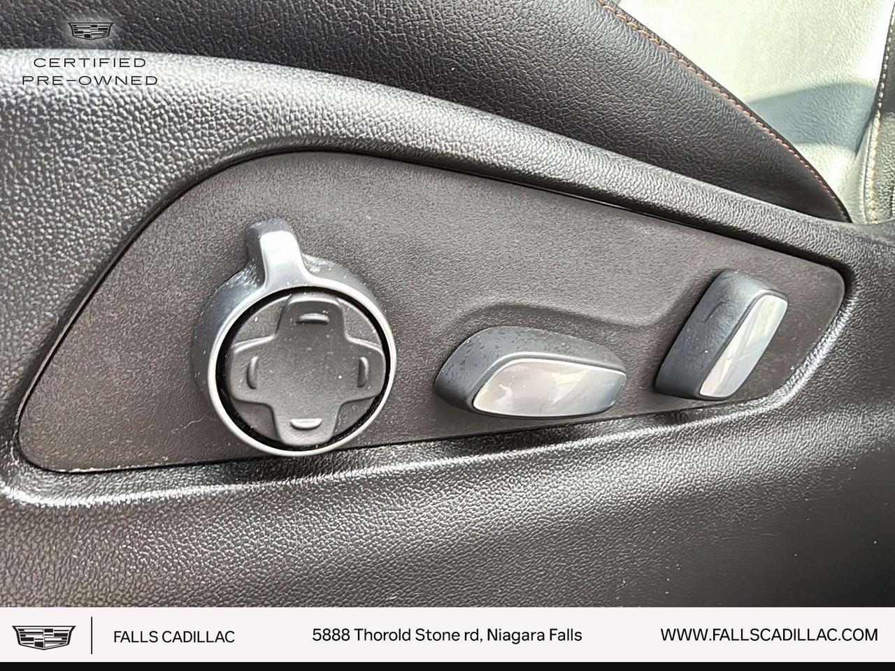 2023 Cadillac XT4 Sport SPORT,AWD,SUNROOF,NAV,LEATHER Photo