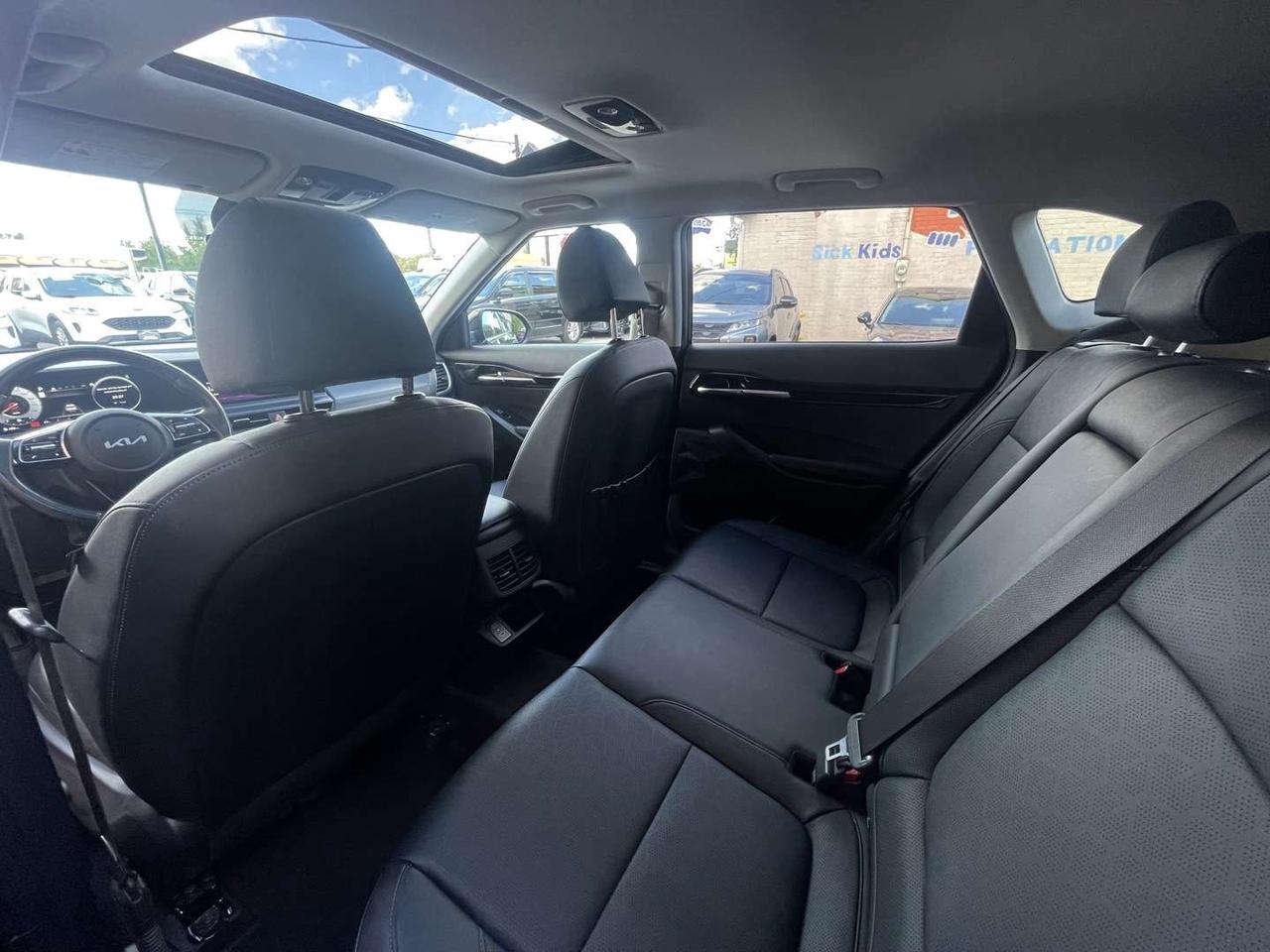 2024 Kia Seltos EX Premium AWD   Leather   Sunroof   Navi Photo