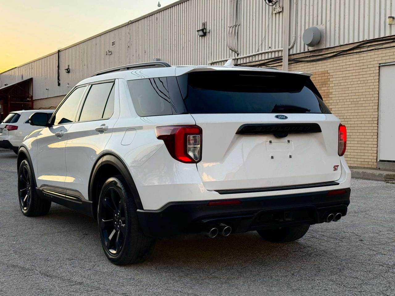2022 Ford Explorer ST l 400HP l Ford Warranty l 6CYL l AWD l 3.0TT Photo