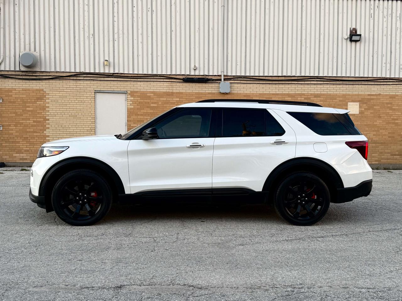 2022 Ford Explorer ST l 400HP l Ford Warranty l 6CYL l AWD l 3.0TT Photo