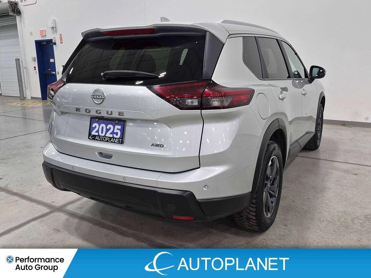2025 Nissan Rogue SV AWD, Pano Roof, Back Up Cam, Heated Seats! Photo