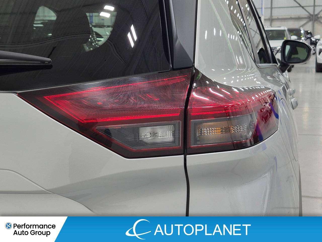 2025 Nissan Rogue SV AWD, Pano Roof, Back Up Cam, Heated Seats! Photo