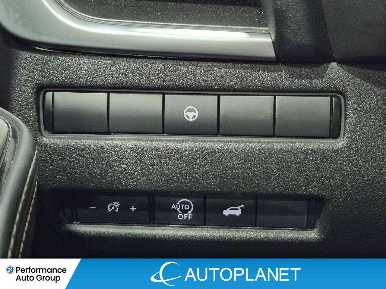 2025 Nissan Rogue SV AWD, Pano Roof, Back Up Cam, Heated Seats! Photo