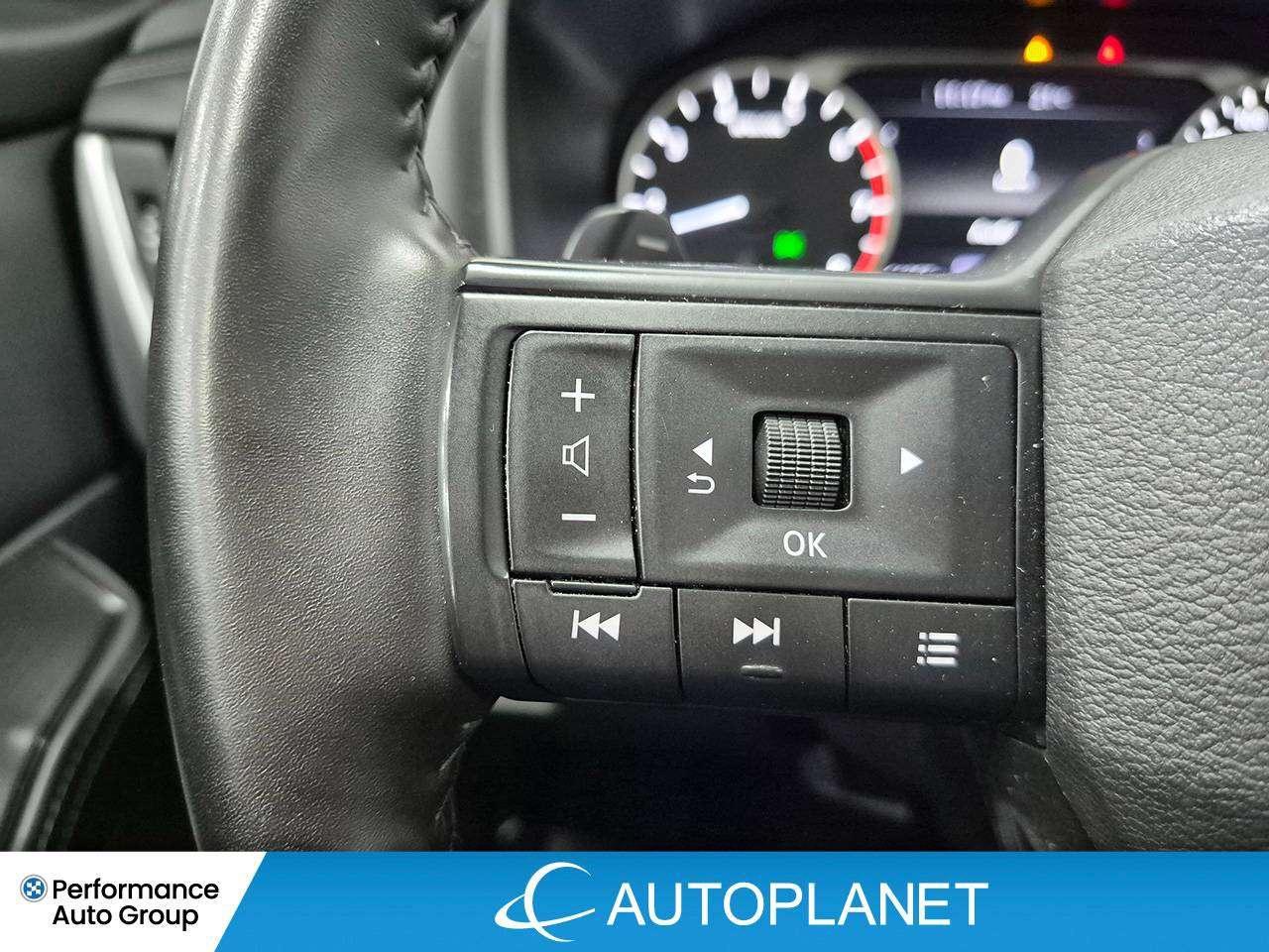 2025 Nissan Rogue SV AWD, Pano Roof, Back Up Cam, Heated Seats! Photo