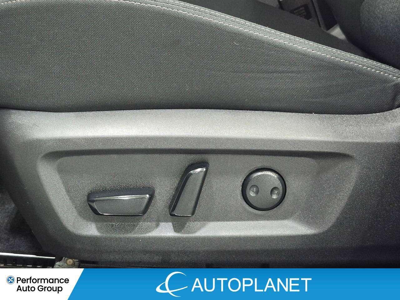 2025 Nissan Rogue SV AWD, Pano Roof, Back Up Cam, Heated Seats! Photo