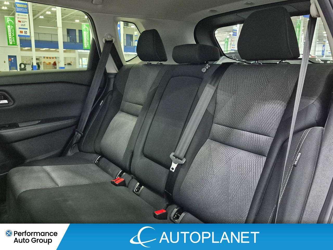 2025 Nissan Rogue SV AWD, Pano Roof, Back Up Cam, Heated Seats! Photo