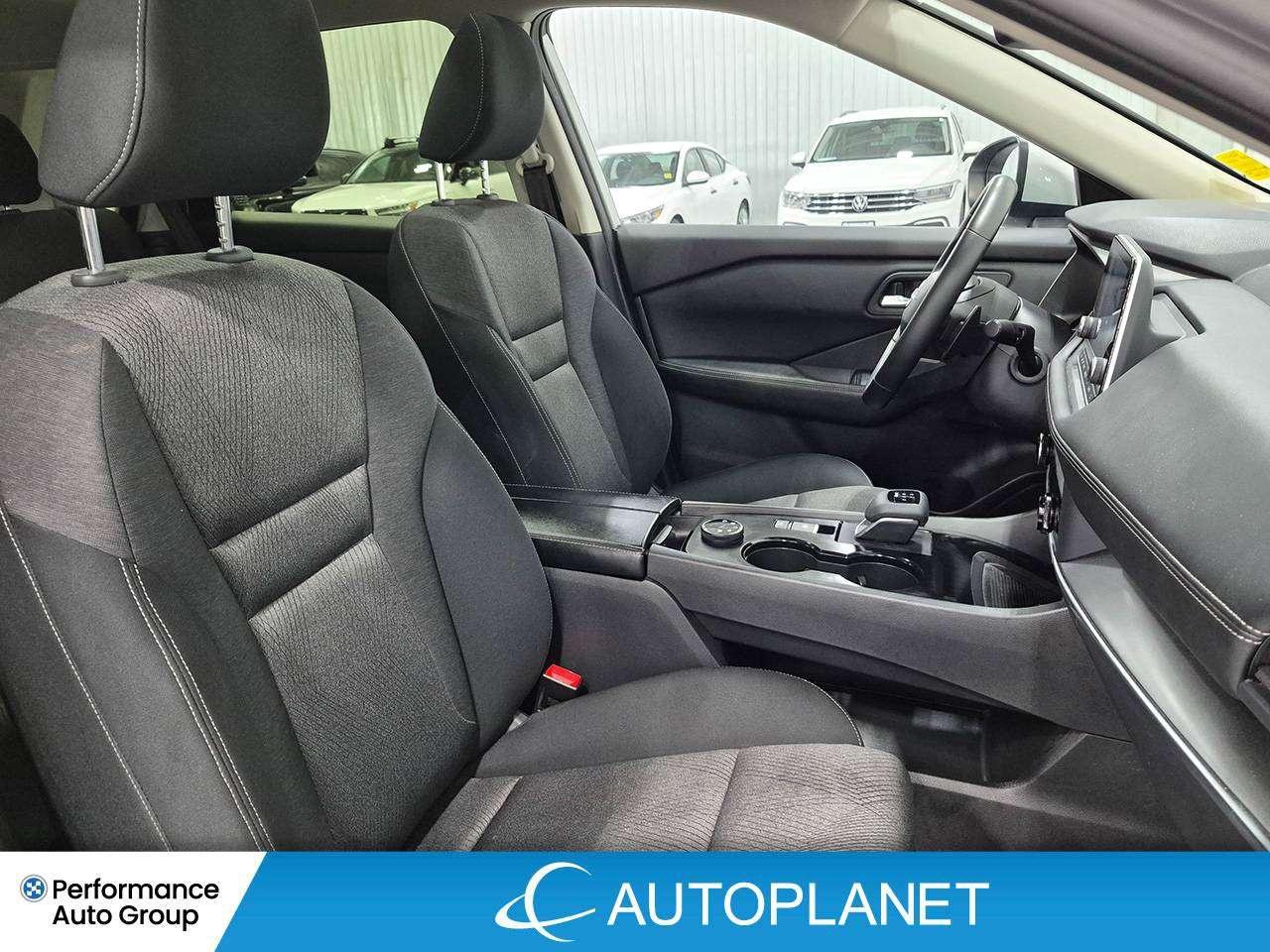 2025 Nissan Rogue SV AWD, Pano Roof, Back Up Cam, Heated Seats! Photo