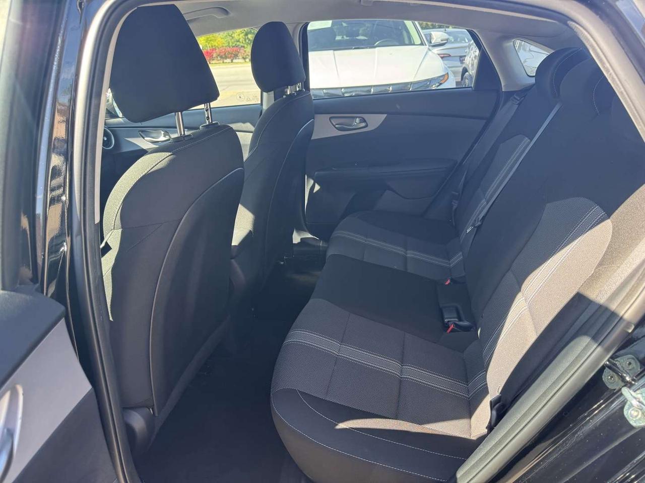 2022 Kia Forte LX   Htd Seats   Rev Cam   Carplay + Android Auto Photo