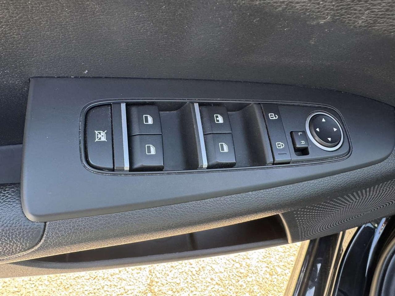 2022 Kia Forte LX   Htd Seats   Rev Cam   Carplay + Android Auto Photo