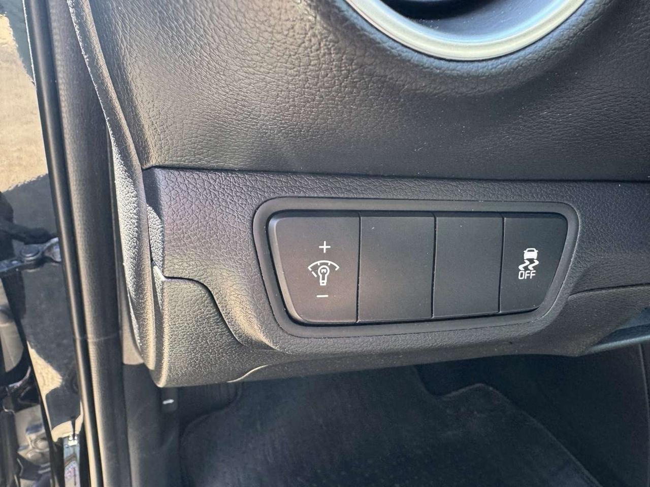 2022 Kia Forte LX   Htd Seats   Rev Cam   Carplay + Android Auto Photo