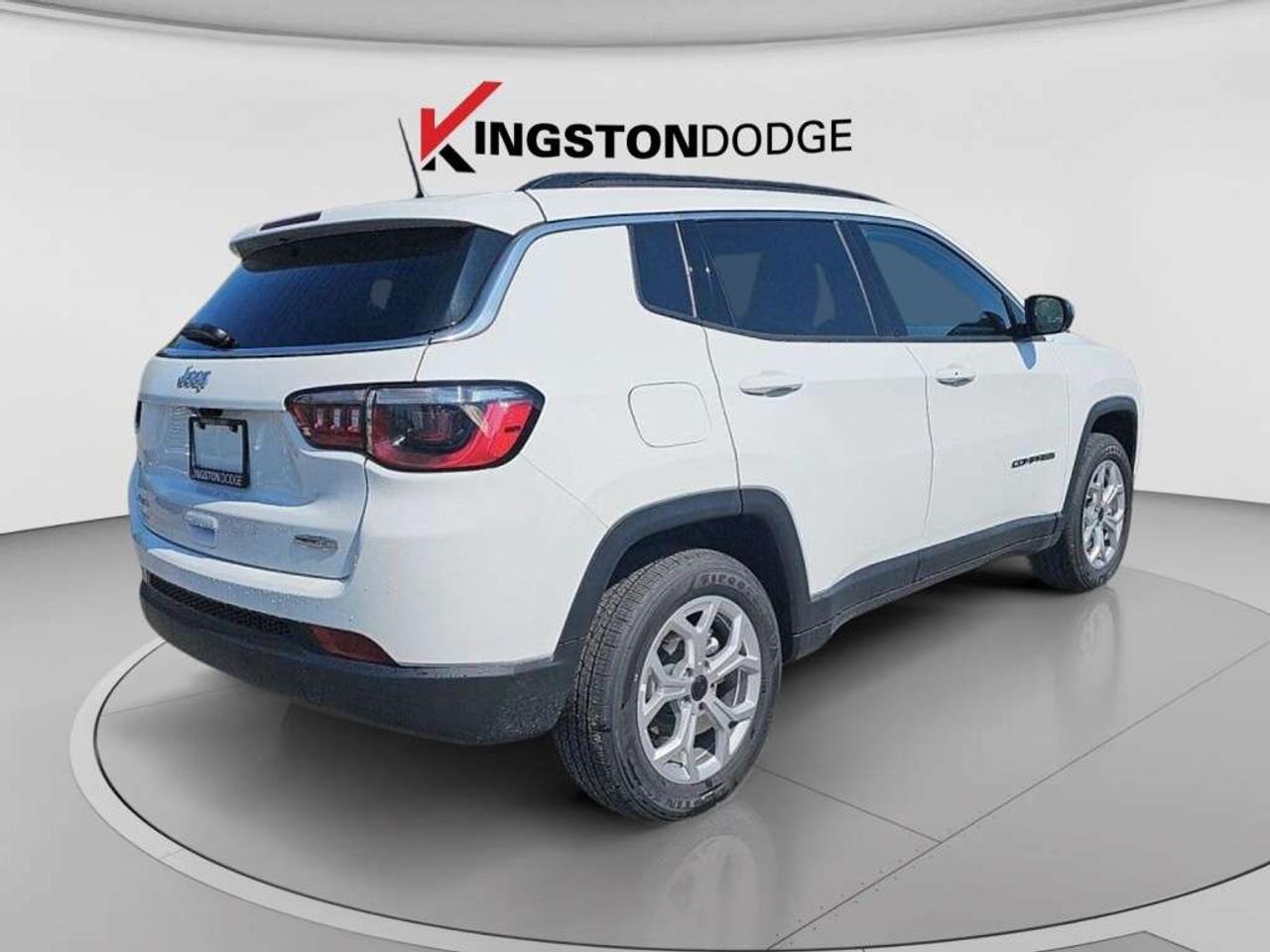 2025 Jeep Compass North 4WD   Service Loaner Photo4