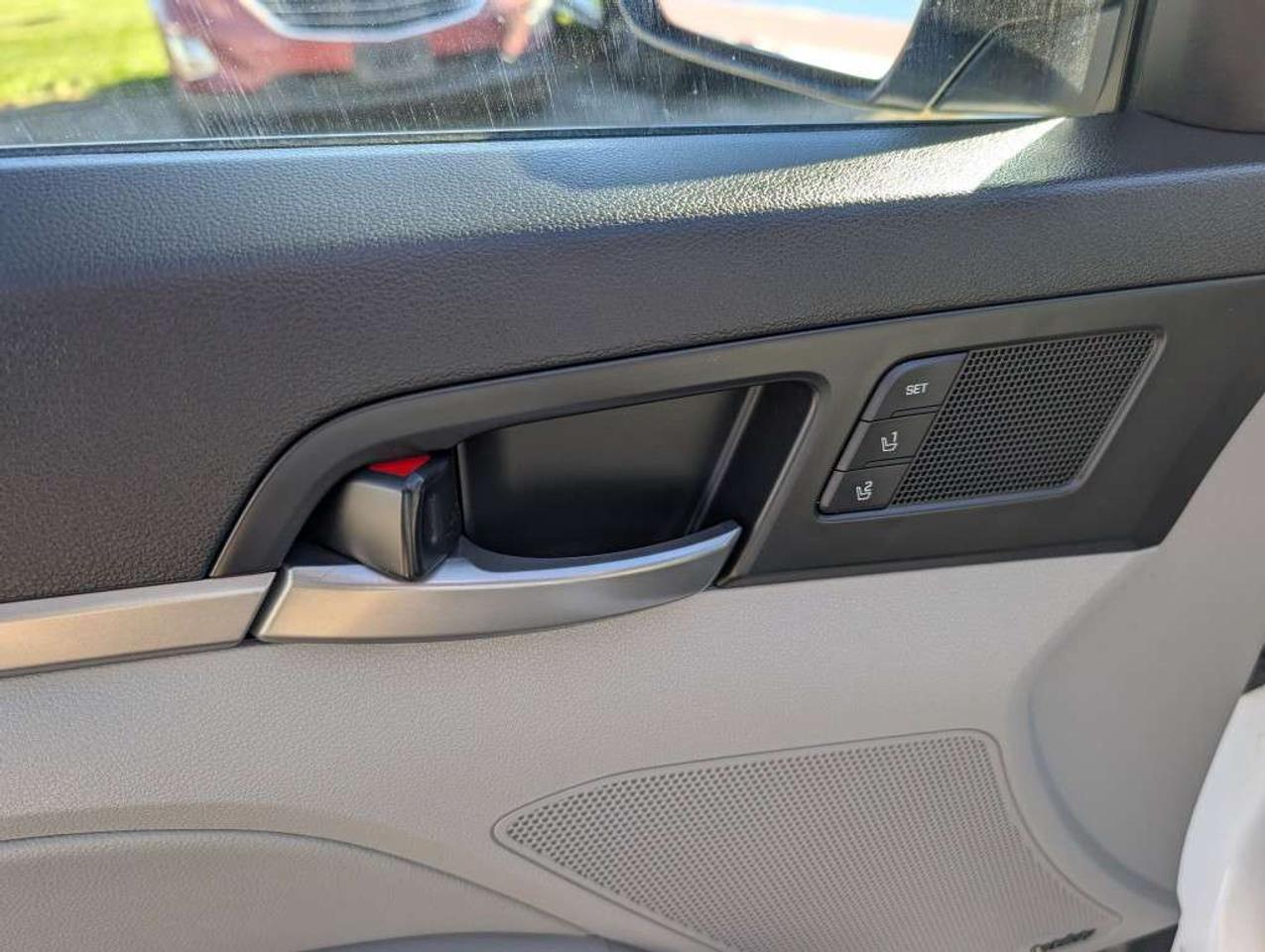 2017 Hyundai Elantra Limited Ultimate  NAV LEATHER SUNROOF CAMERA Photo