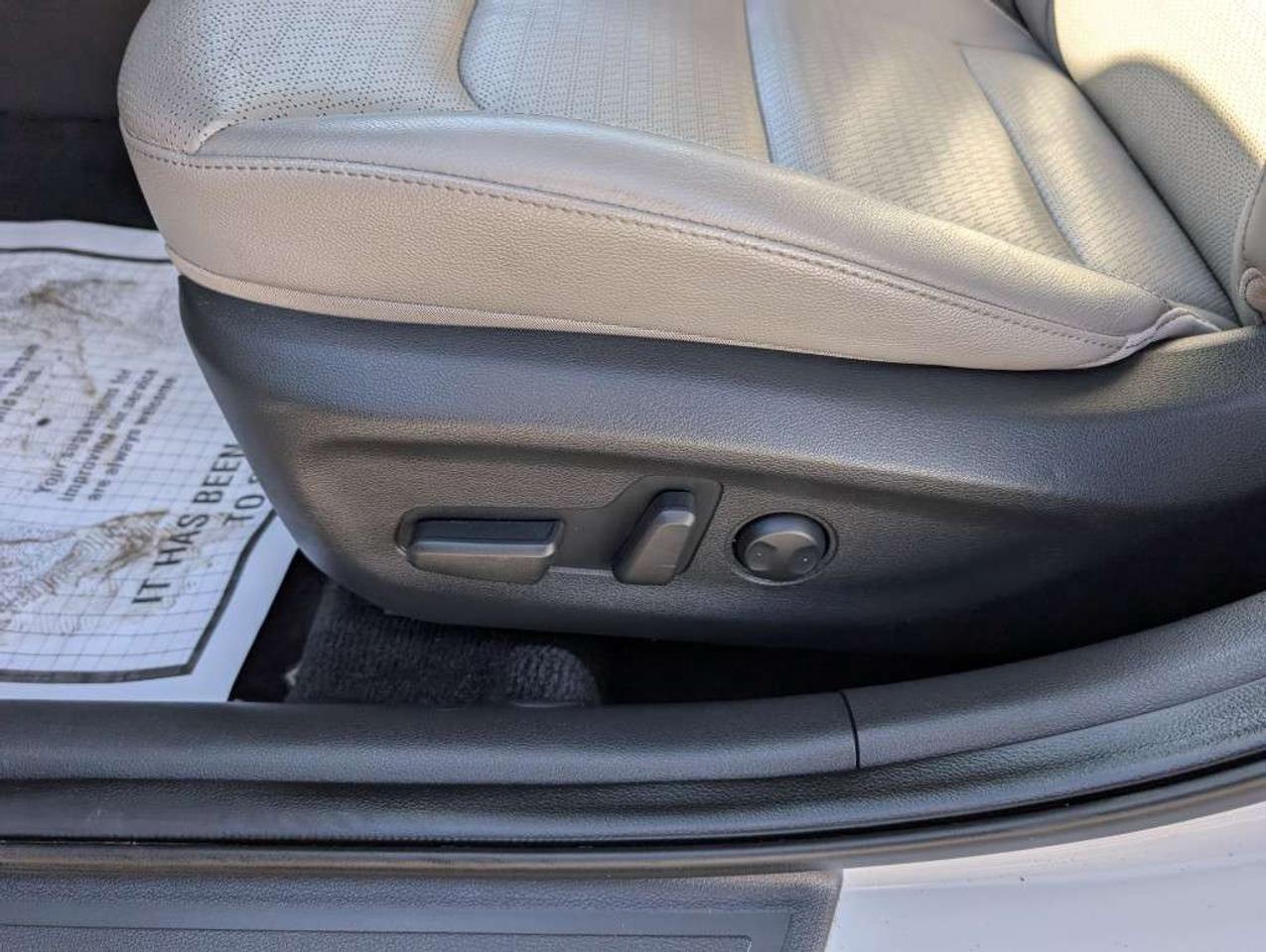 2017 Hyundai Elantra Limited Ultimate  NAV LEATHER SUNROOF CAMERA Photo