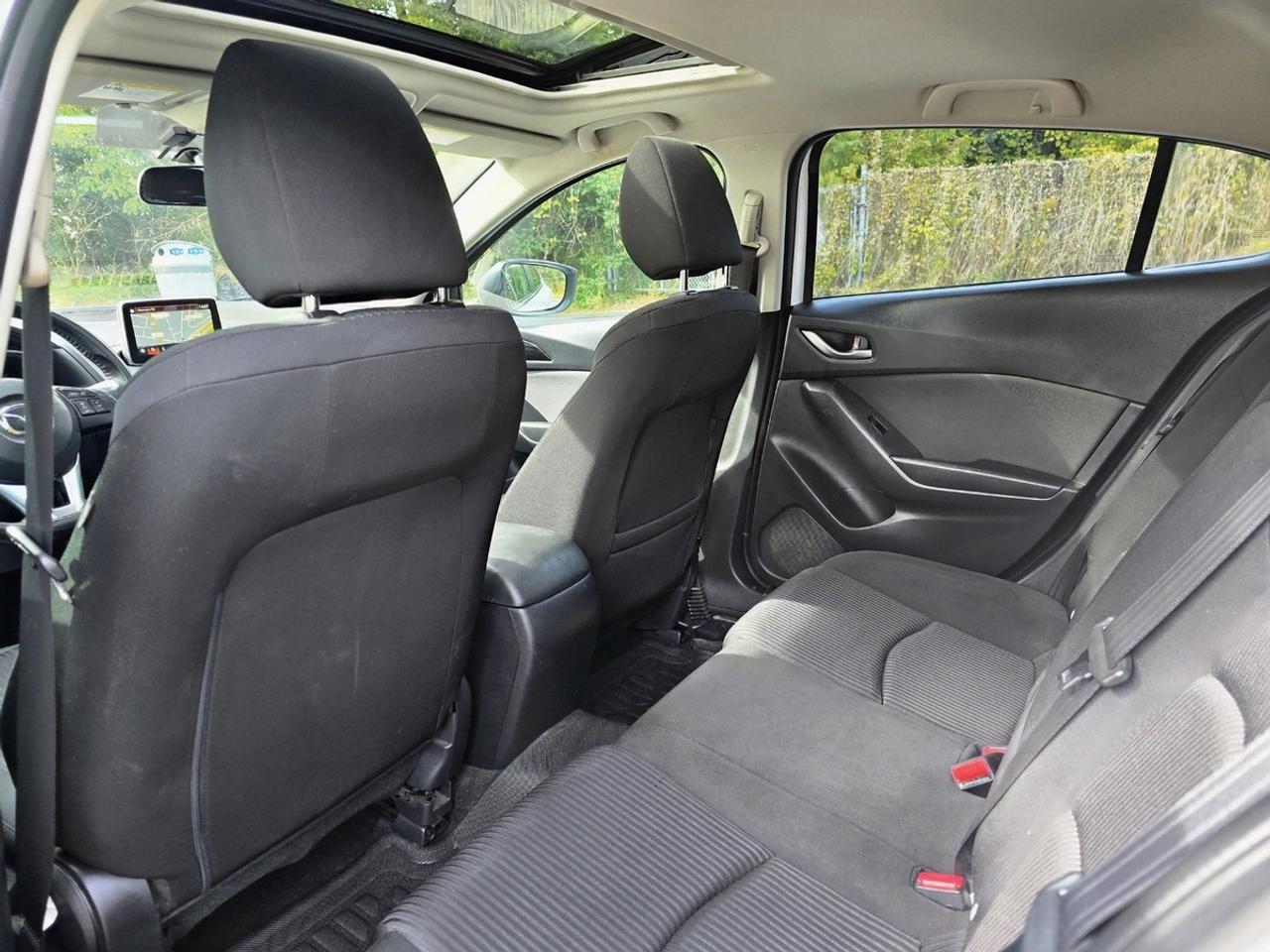 2015 Mazda MAZDA3 GS Hatchback | Clean Carfax! Photo