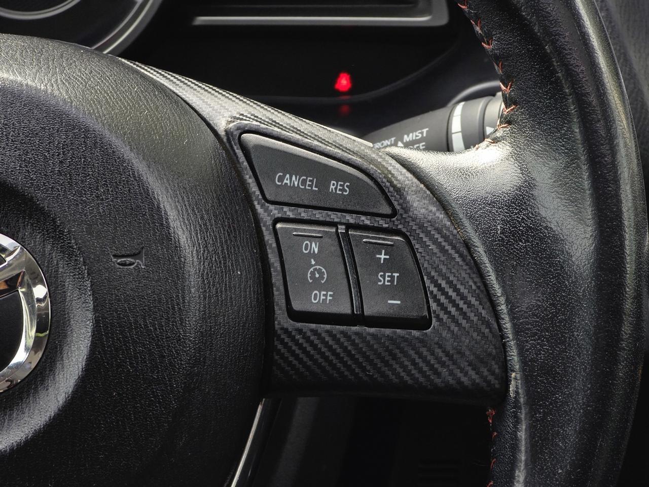 2015 Mazda MAZDA3 GS Hatchback | Clean Carfax! Photo