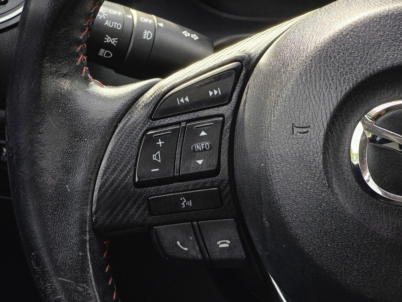 2015 Mazda MAZDA3 GS Hatchback | Clean Carfax! Photo