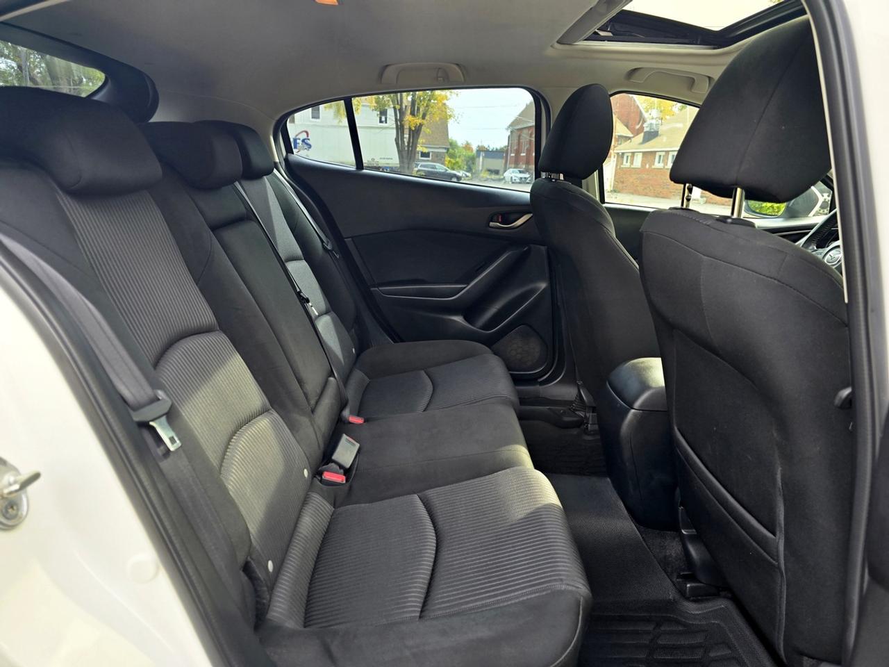 2015 Mazda MAZDA3 GS Hatchback | Clean Carfax! Photo