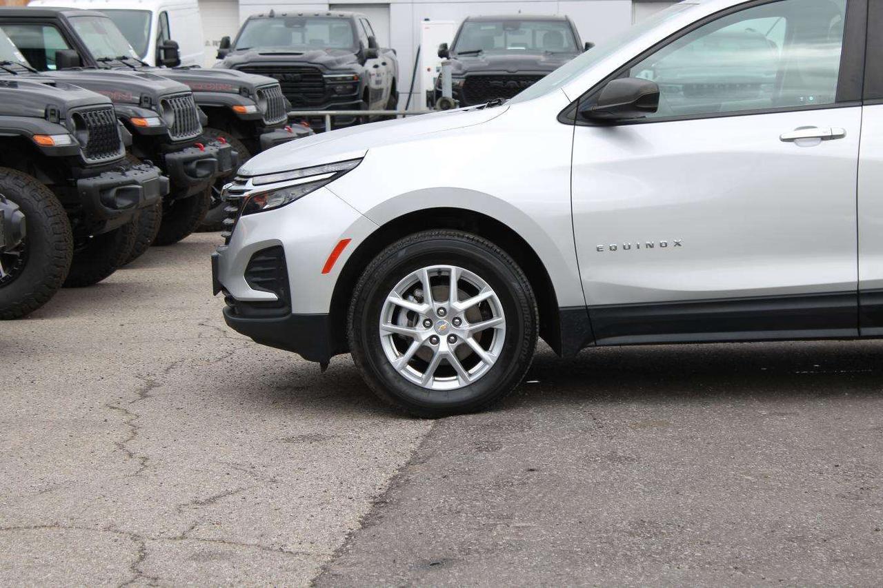 2022 Chevrolet Equinox LS  ReverseCamera HtdSeats CruiseCtrl Photo