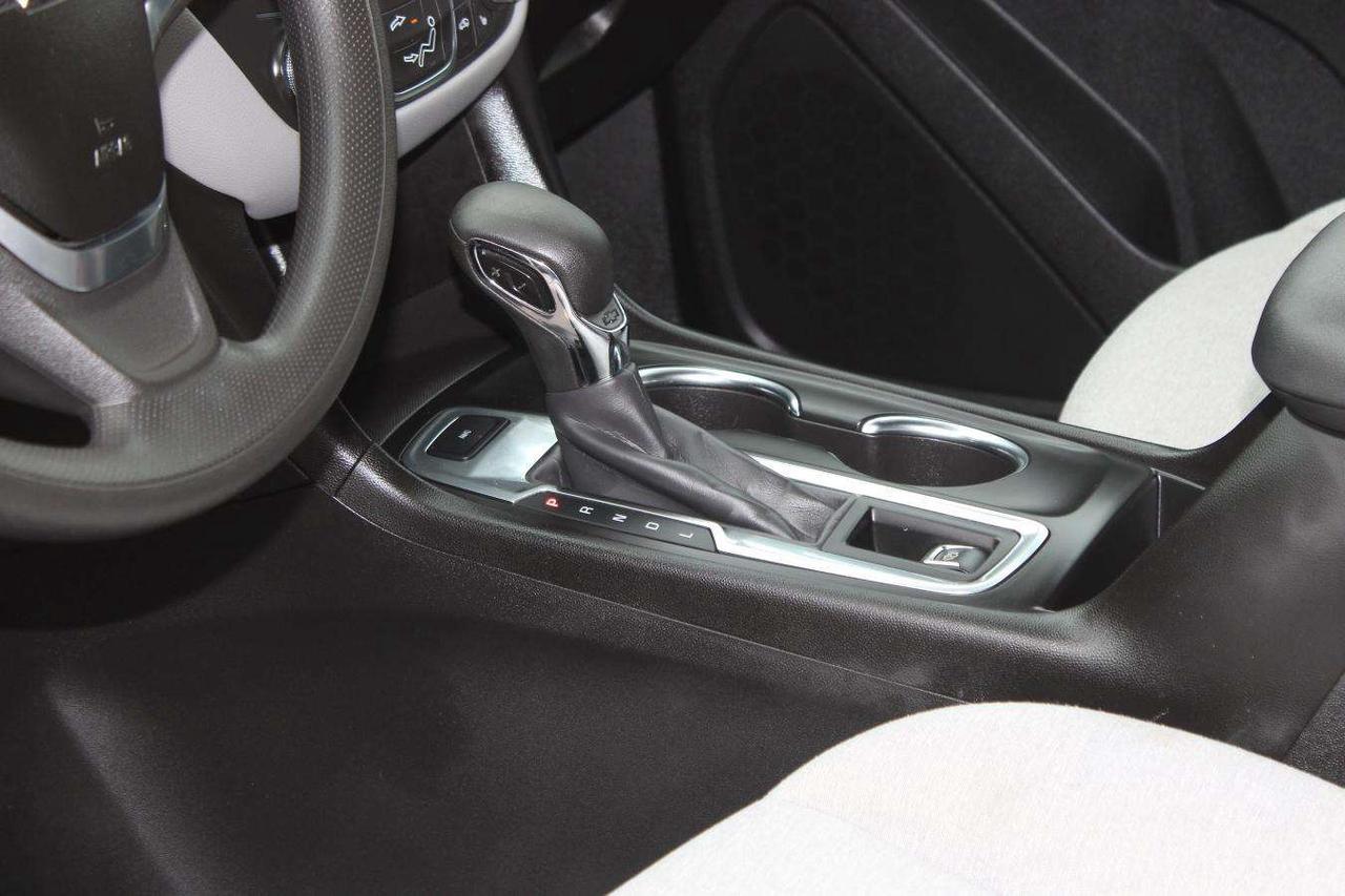 2022 Chevrolet Equinox LS  ReverseCamera HtdSeats CruiseCtrl Photo