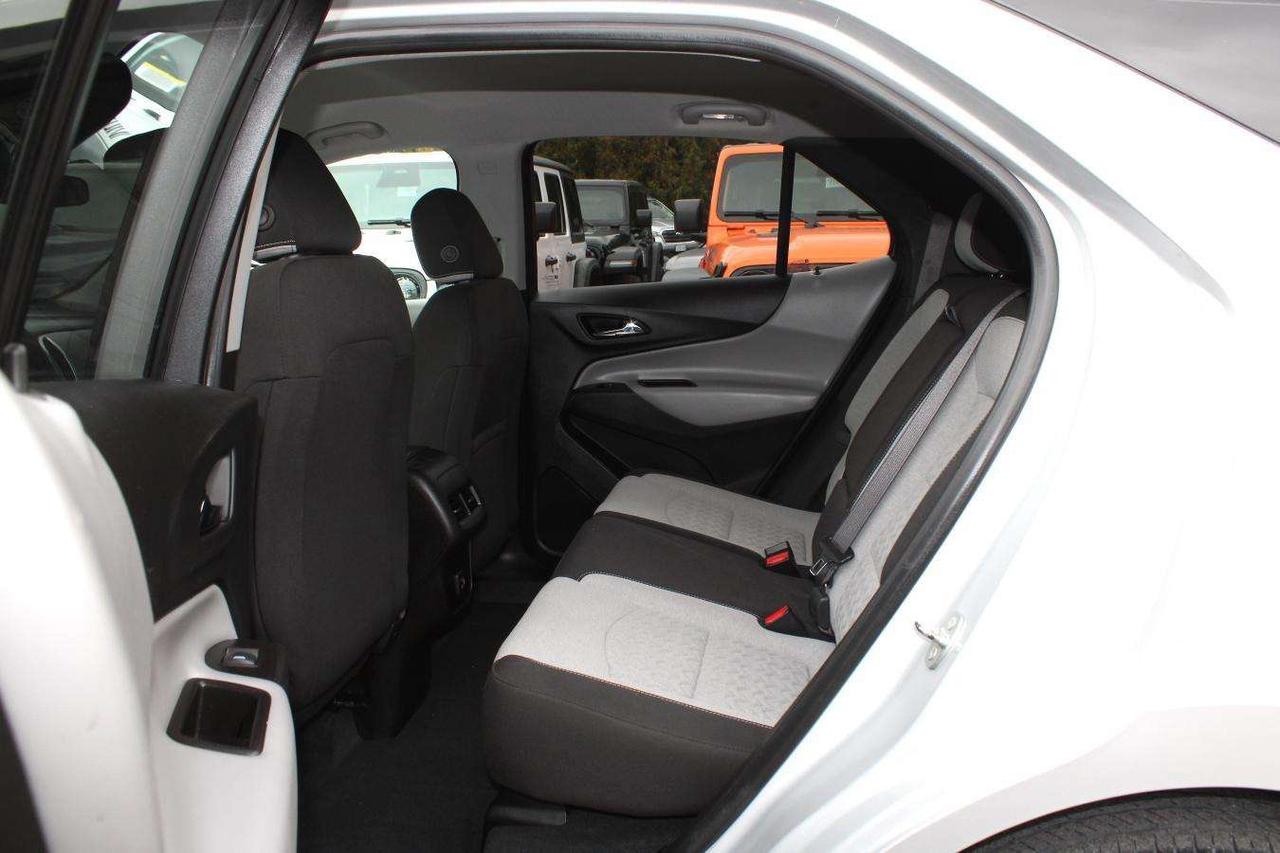2022 Chevrolet Equinox LS  ReverseCamera HtdSeats CruiseCtrl Photo