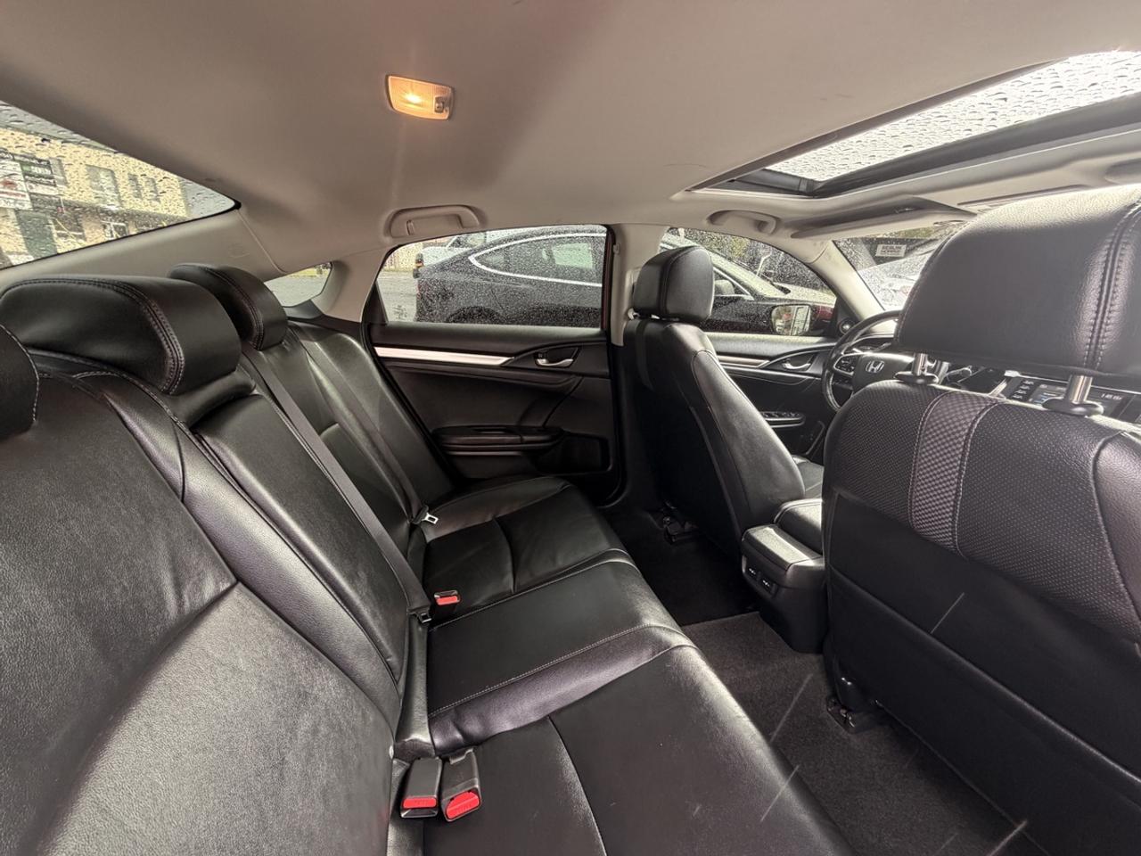2020 Honda Civic Touring Photo