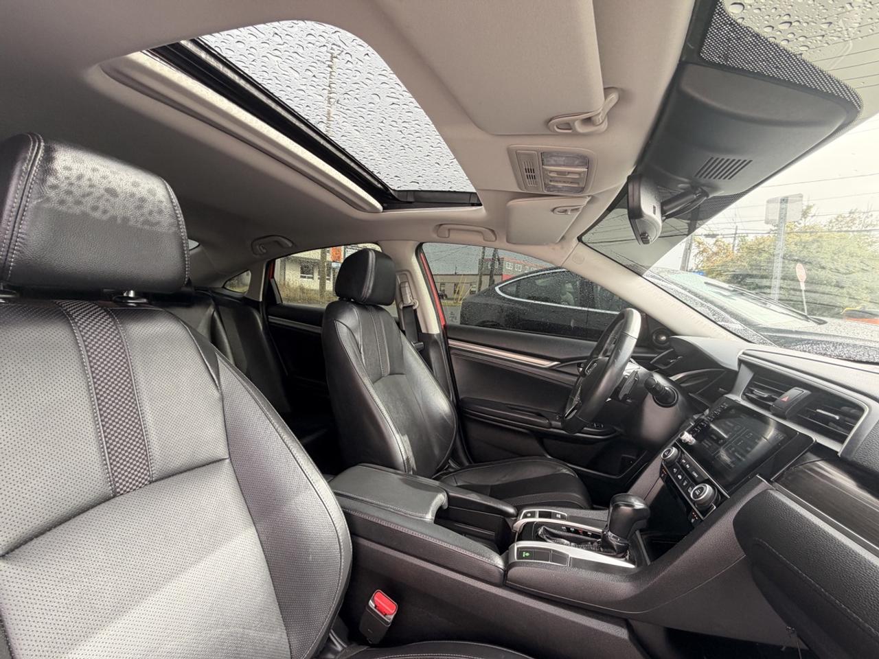 2020 Honda Civic Touring Photo