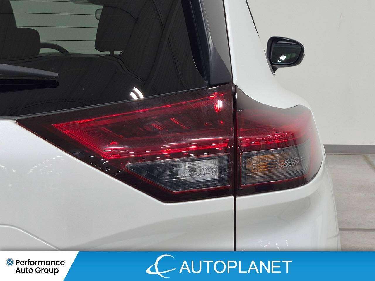 2025 Nissan Rogue SV AWD, Pano Roof, Back Up Cam, Heated Seats! Photo