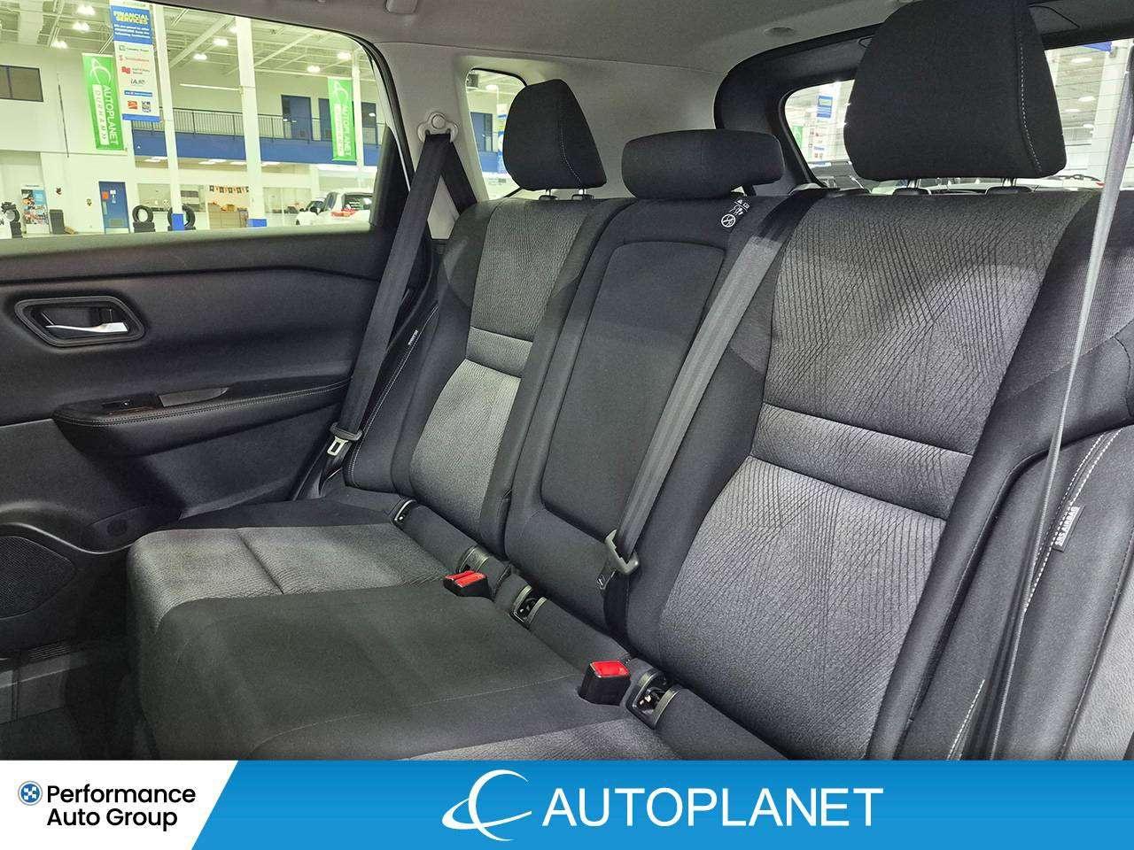 2025 Nissan Rogue SV AWD, Pano Roof, Back Up Cam, Heated Seats! Photo