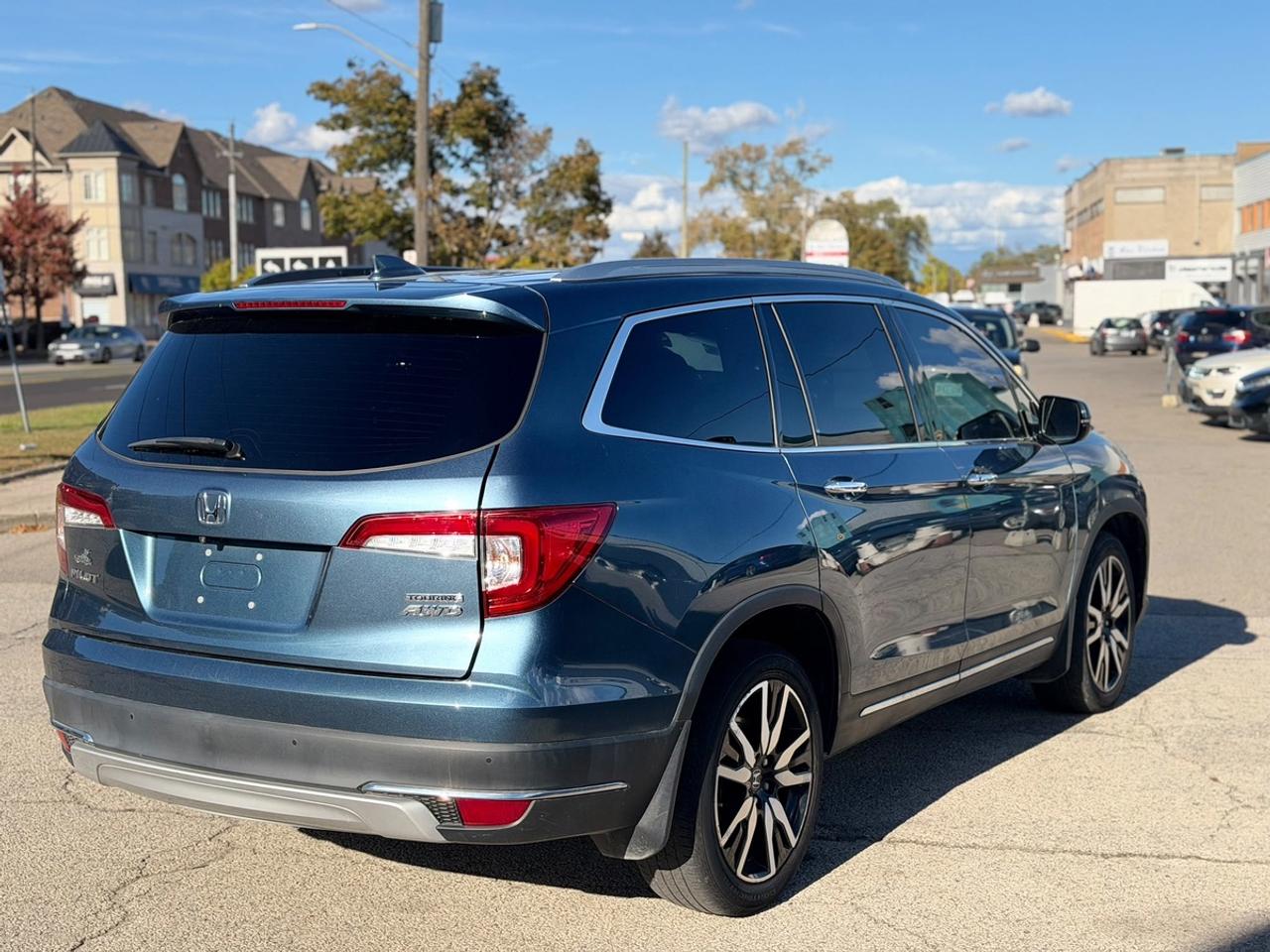 2020 Honda Pilot Touring Photo4