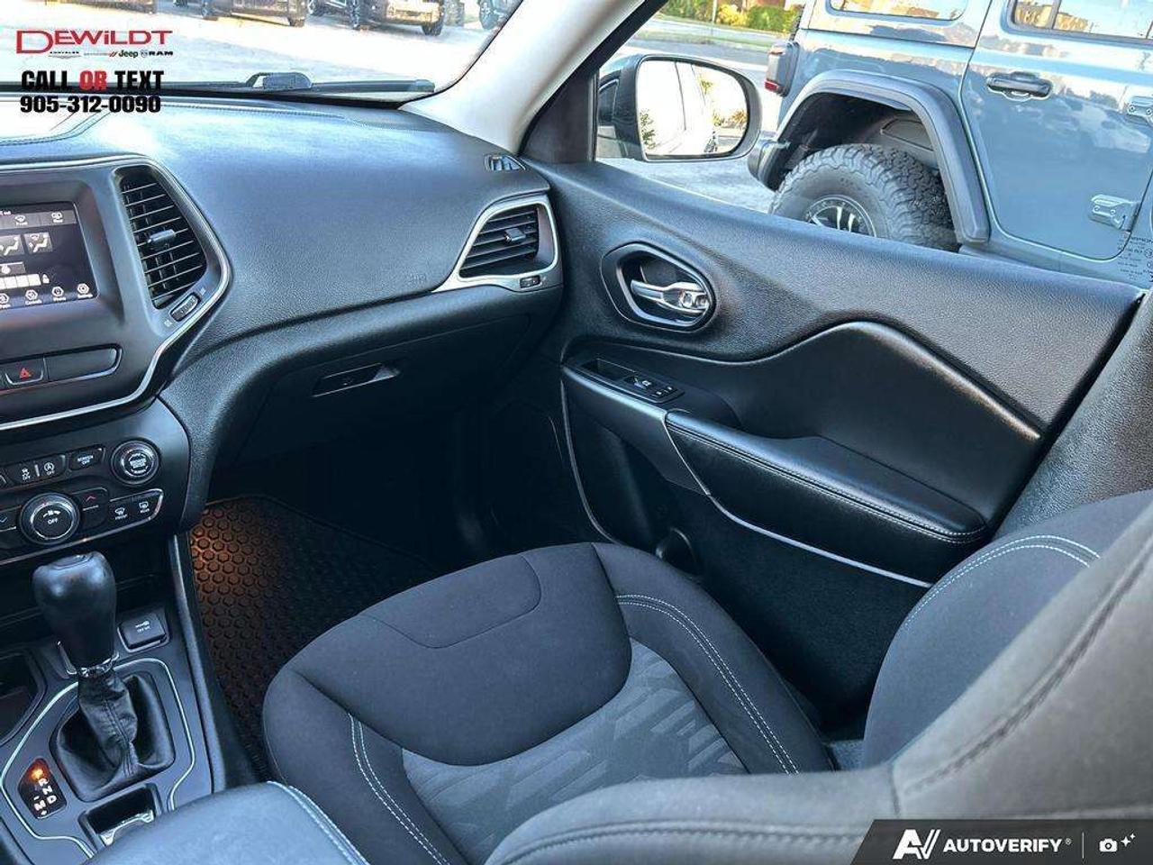 2019 Jeep Cherokee NORTH   COLD WEATHER   V6 ENGINE Photo