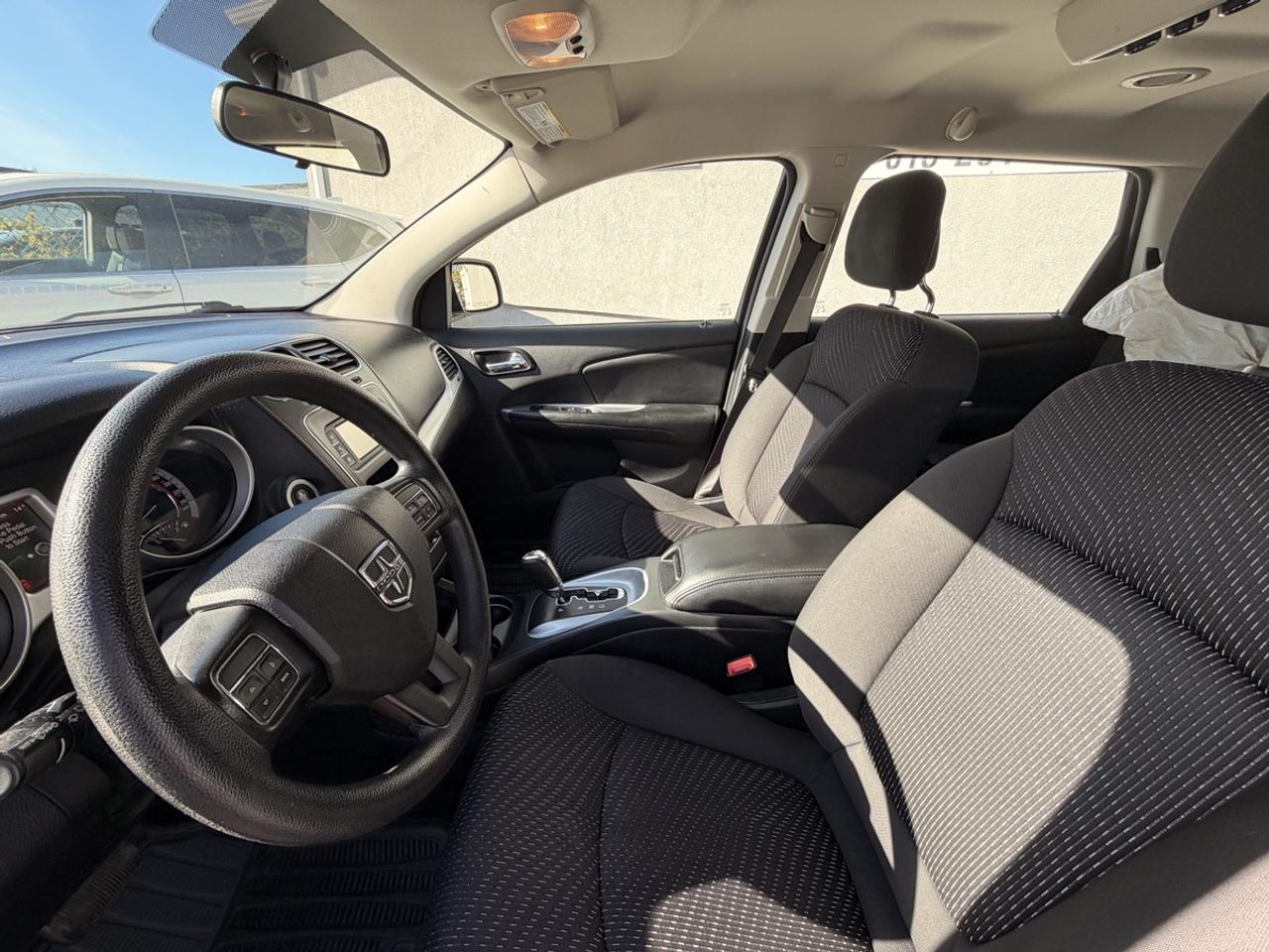 2017 Dodge Journey SE Photo