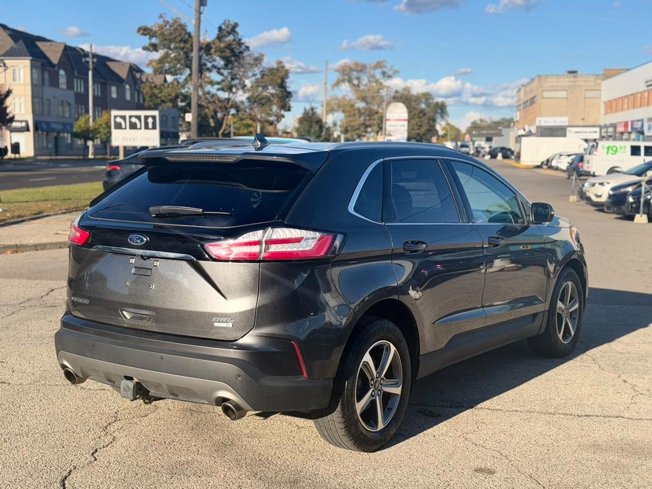 2019 Ford Edge SEL Photo2