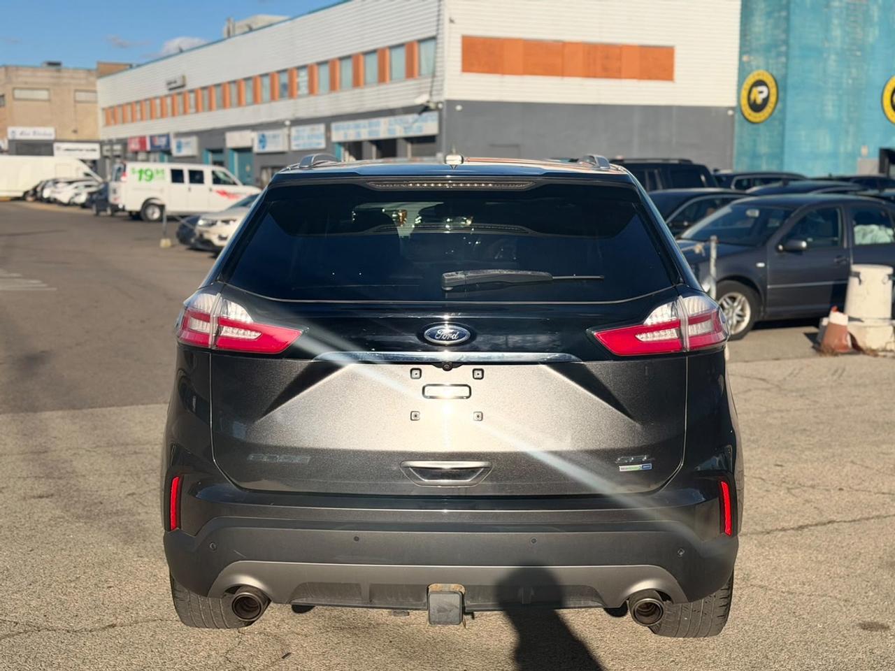 2019 Ford Edge SEL Photo4