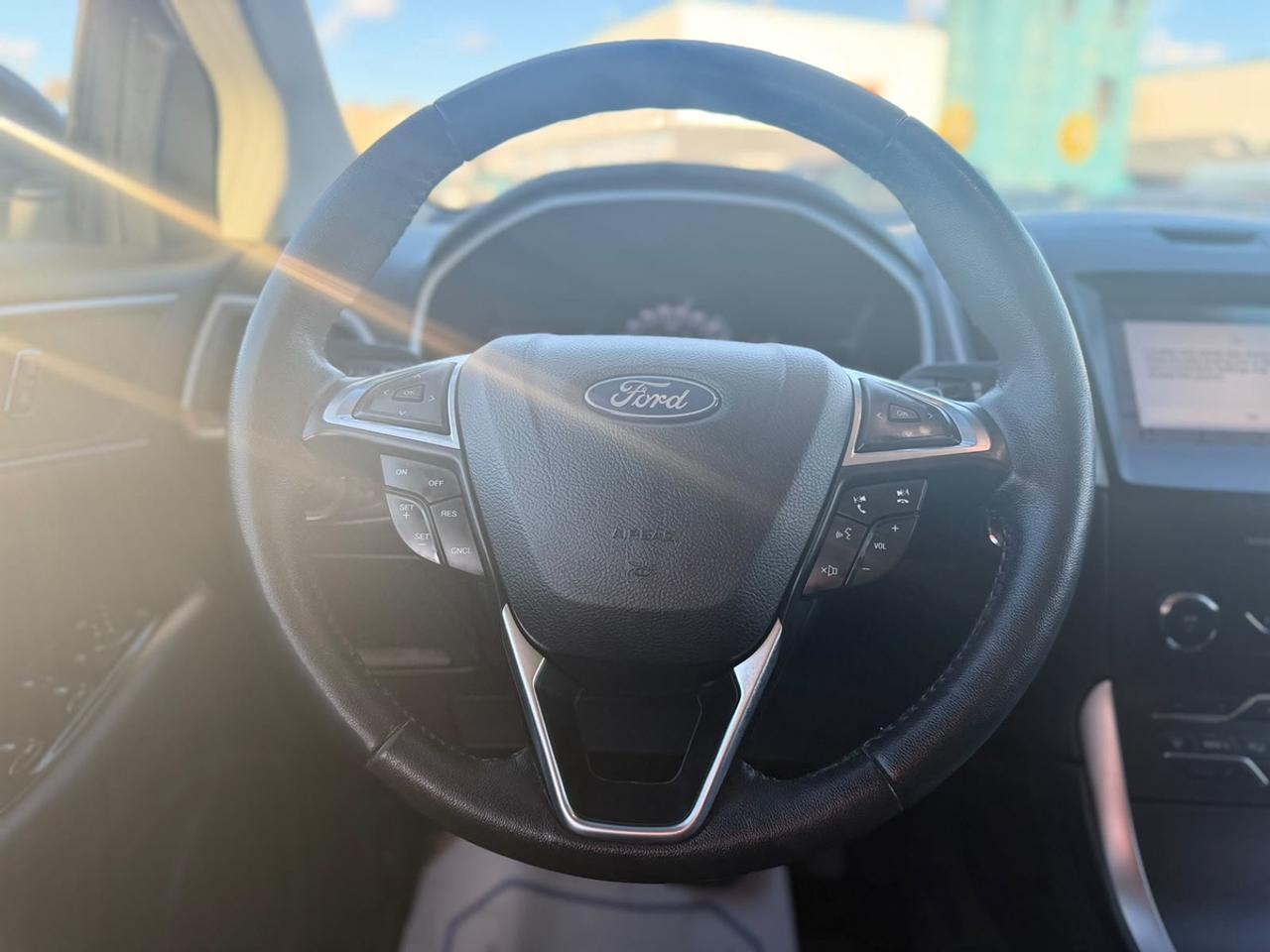 2019 Ford Edge SEL Photo