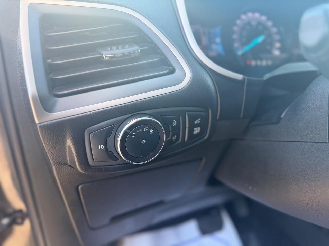 2019 Ford Edge SEL Photo