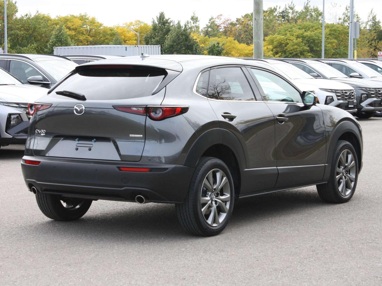 2024 Mazda CX-30 GT Photo3