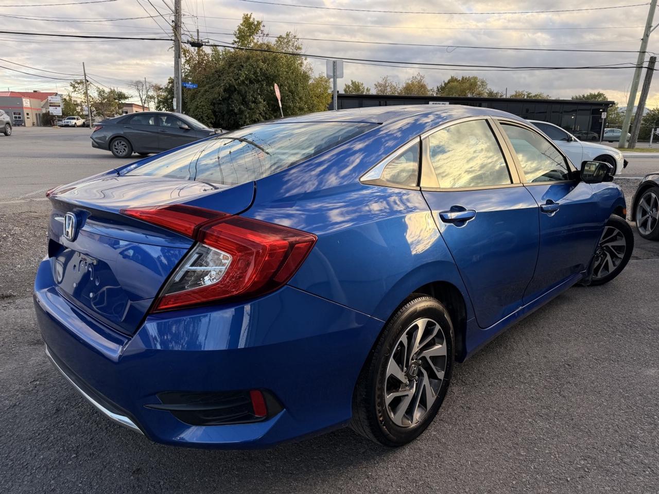 2019 Honda Civic EX Photo2