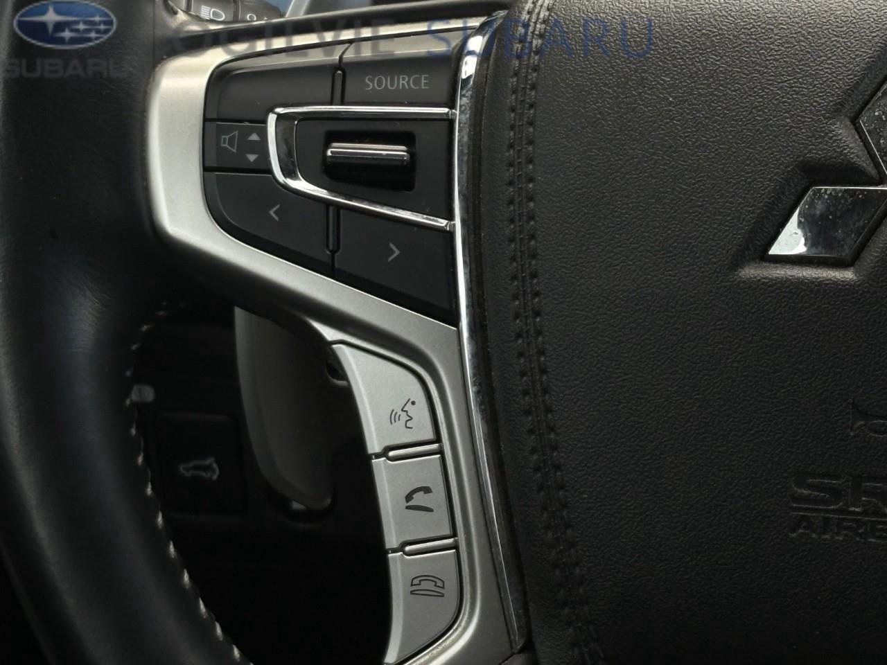 2020 Mitsubishi Outlander Plug-In Hybrid SEL 4dr S-AWC Photo