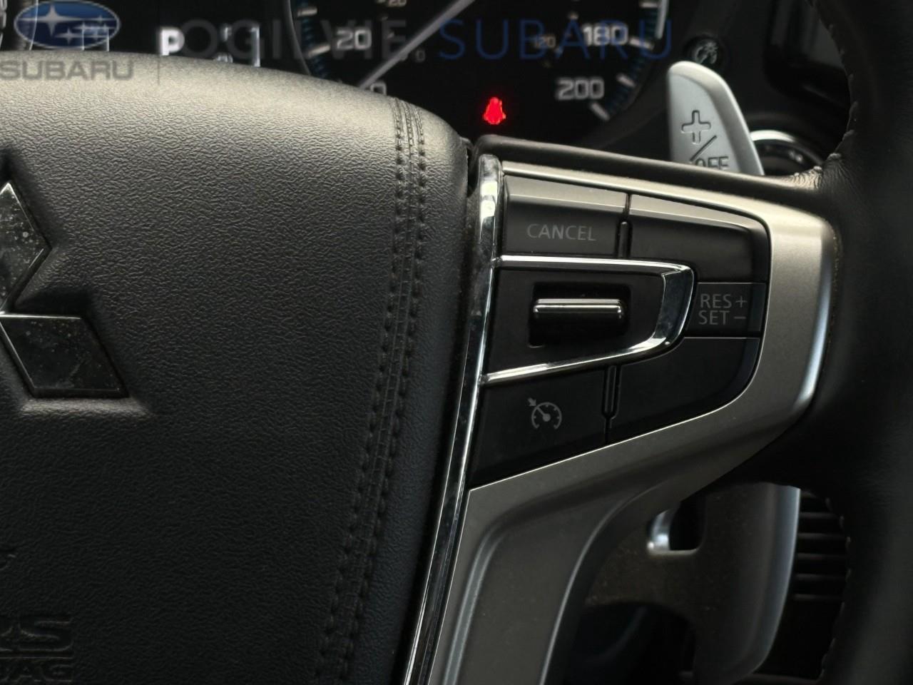 2020 Mitsubishi Outlander Plug-In Hybrid SEL 4dr S-AWC Photo