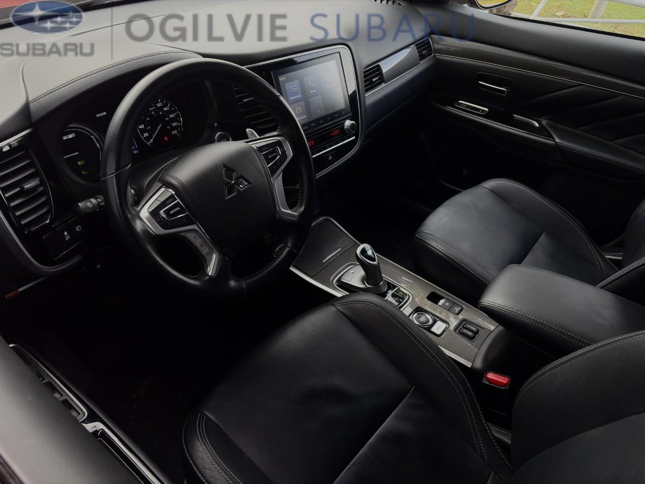 2020 Mitsubishi Outlander Plug-In Hybrid SEL 4dr S-AWC Photo