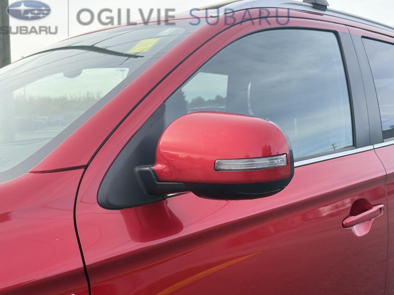 2020 Mitsubishi Outlander Plug-In Hybrid SEL 4dr S-AWC Photo